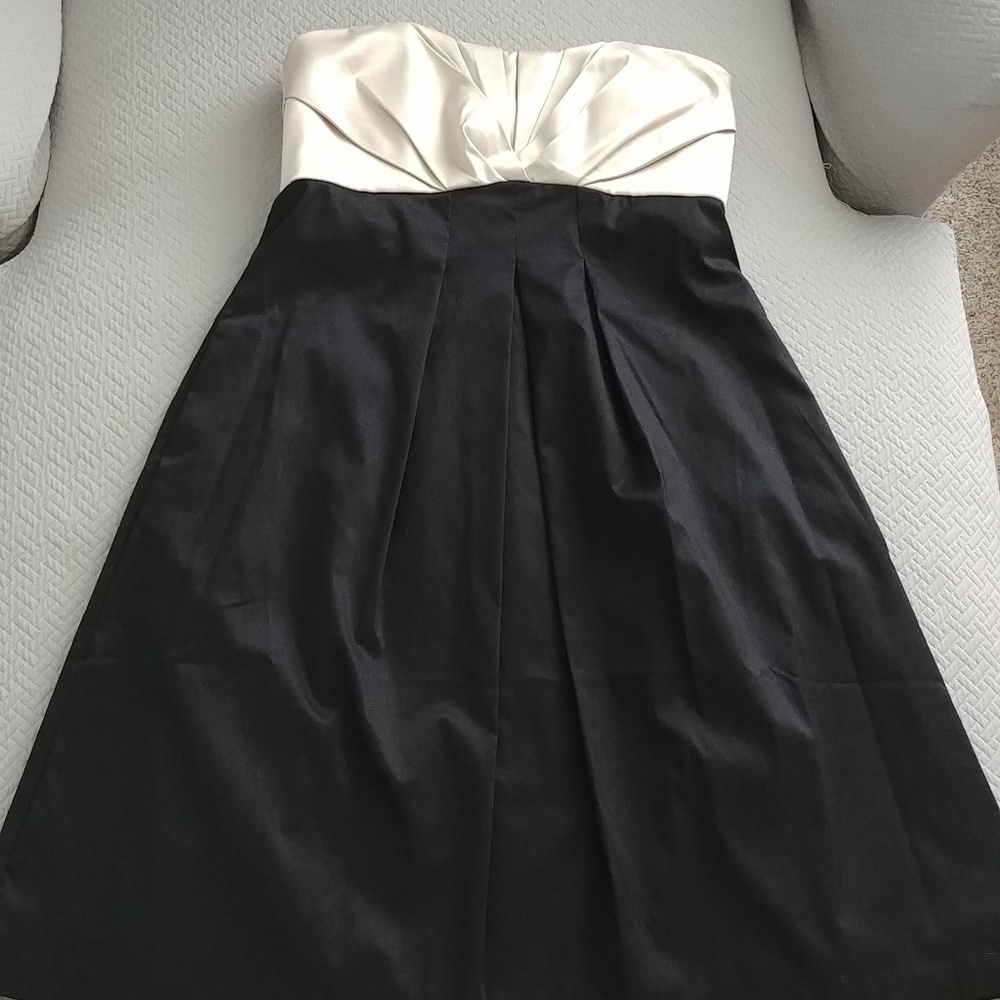 *Holiday*💛NWT WHBM Two-Toned Strapless Dress!💛